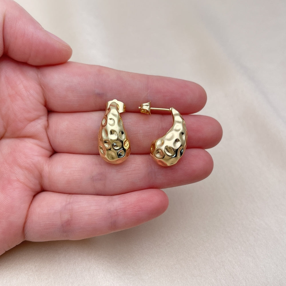 Oro Laminado Stud Earring, Gold Filled Style Polished, Golden Finish