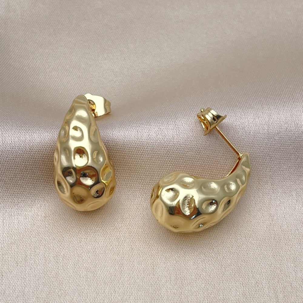 Oro Laminado Stud Earring, Gold Filled Style Polished, Golden Finish