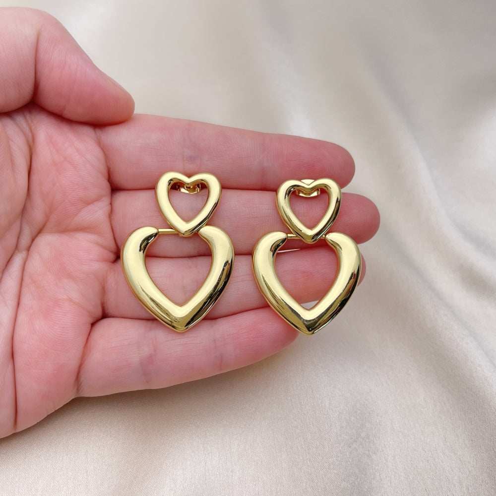 Oro Laminado Dangle Earring, Gold Filled Style Heart Design, Polished, Golden Finish