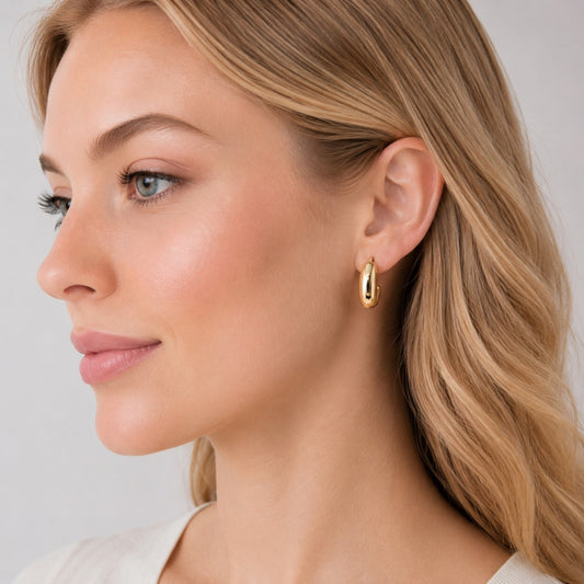 Oro Laminado Stud Earring, Gold Filled Style Polished, Golden Finish