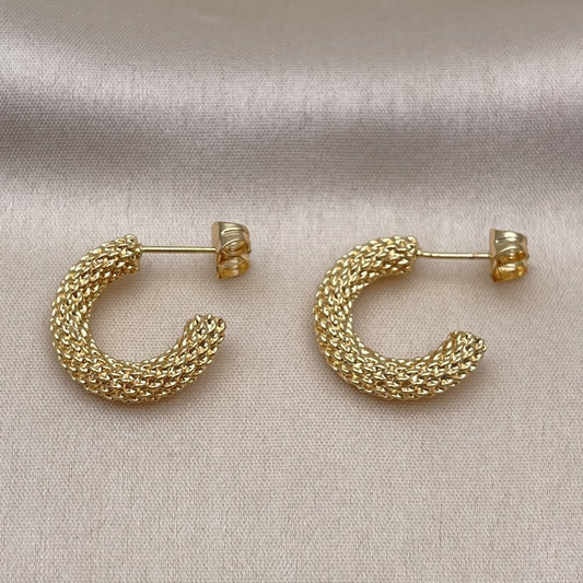 Oro Laminado Small Hoop, Gold Filled Style Rope Design, Diamond Cutting Finish, Golden Finish
