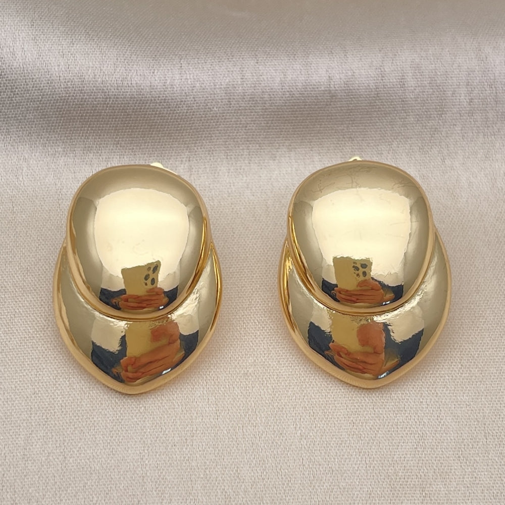 Oro Laminado Stud Earring, Gold Filled Style Leaf Design, Polished, Golden Finish