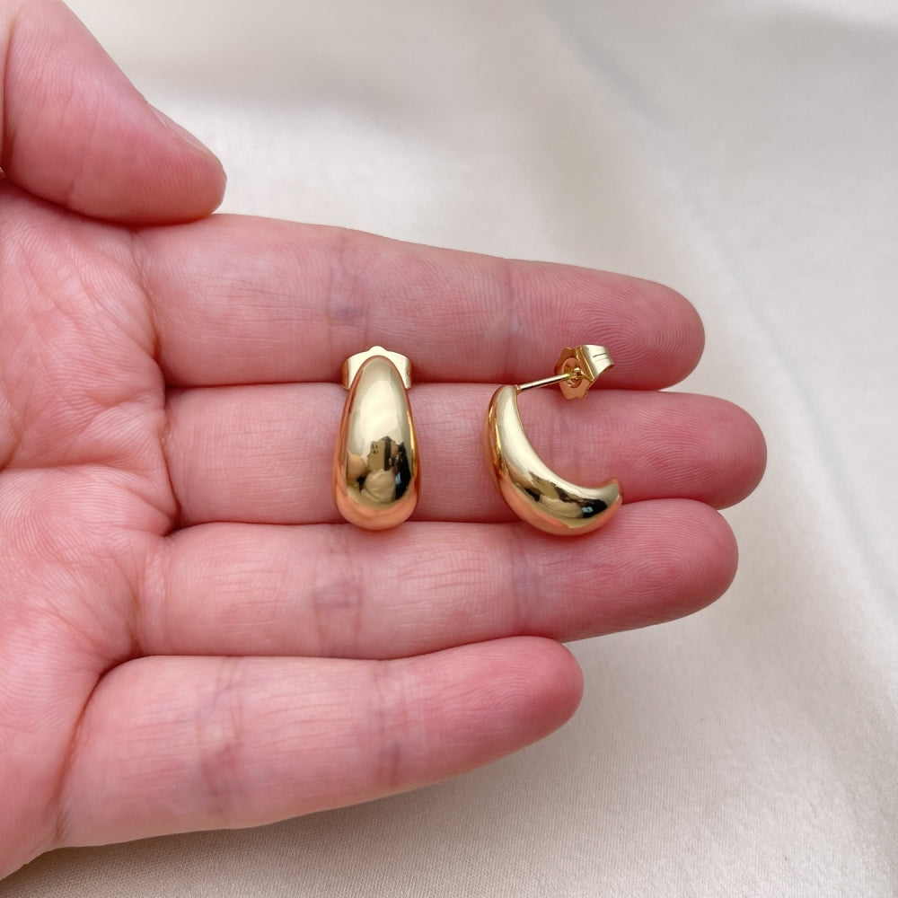 Oro Laminado Stud Earring, Gold Filled Style Polished, Golden Finish