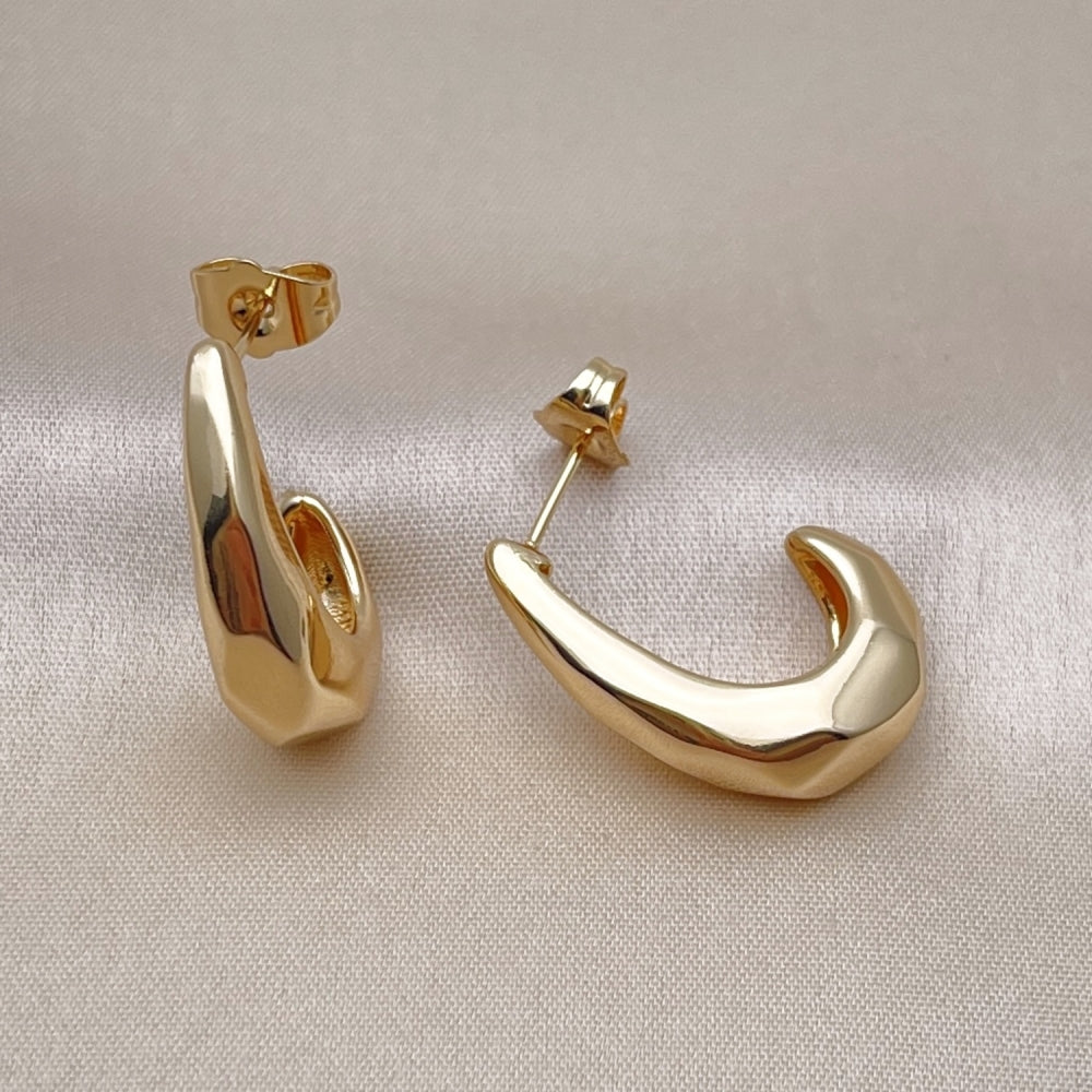 Oro Laminado Stud Earring, Gold Filled Style Polished, Golden Finish