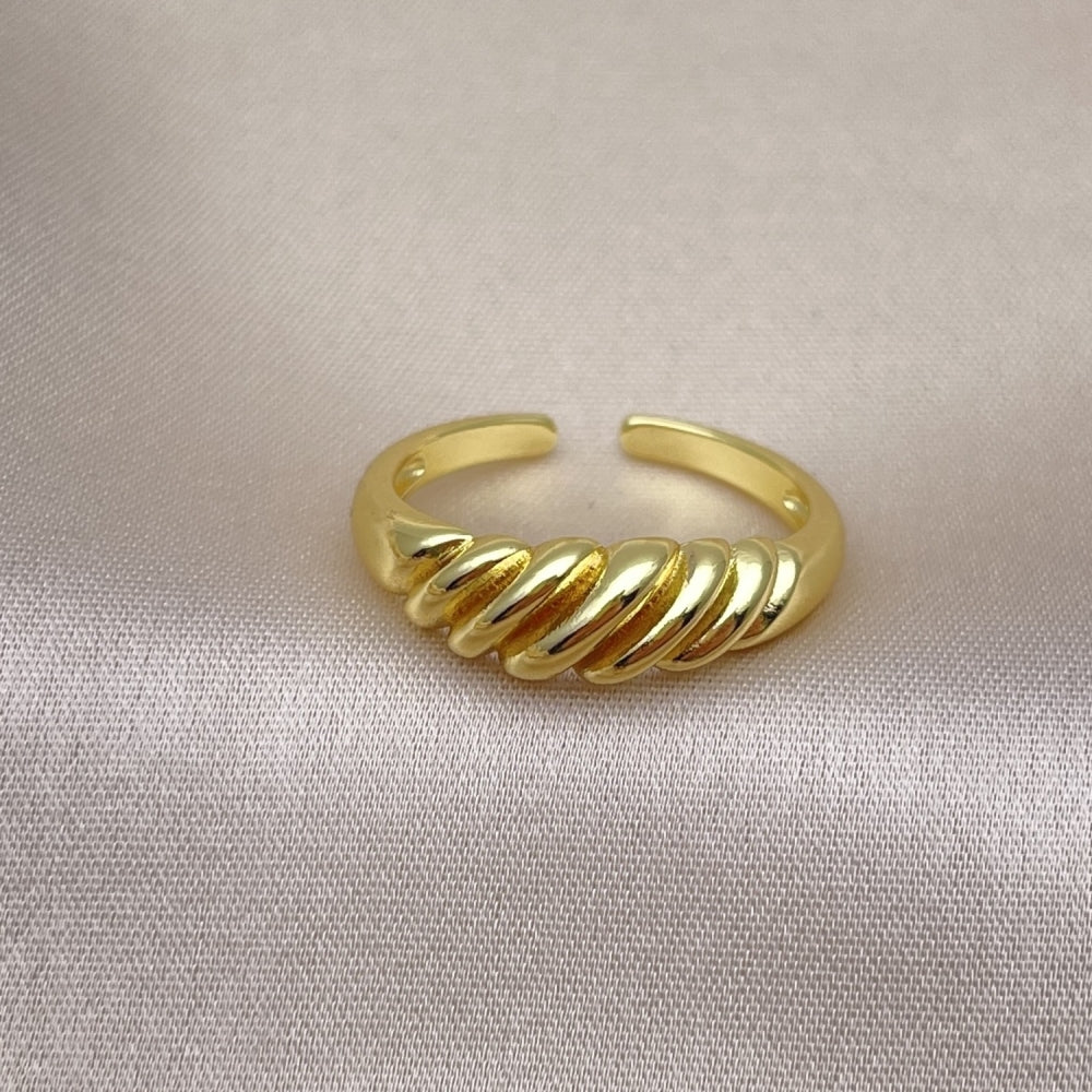Oro Laminado Elegant Ring, Gold Filled Style Twist Design, Polished, Golden Finish