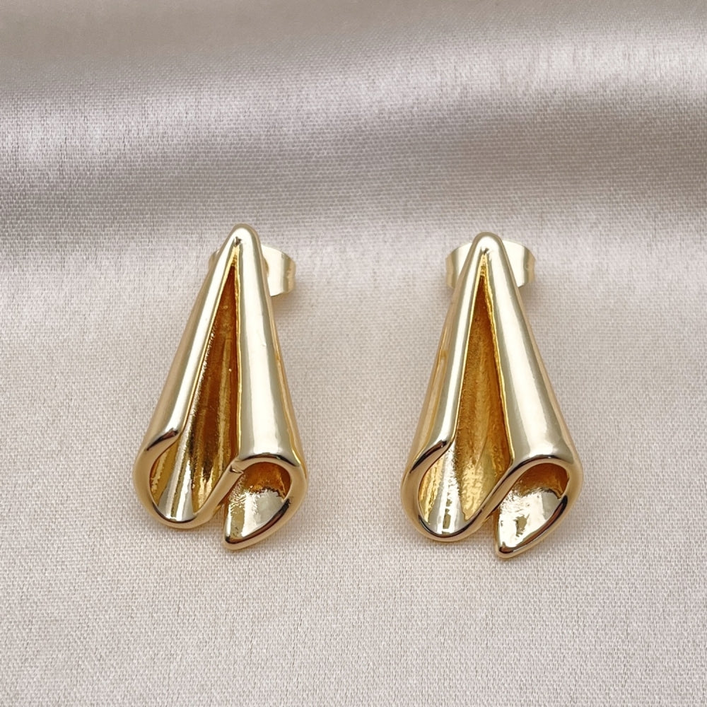 Oro Laminado Stud Earring, Gold Filled Style Polished, Golden Finish