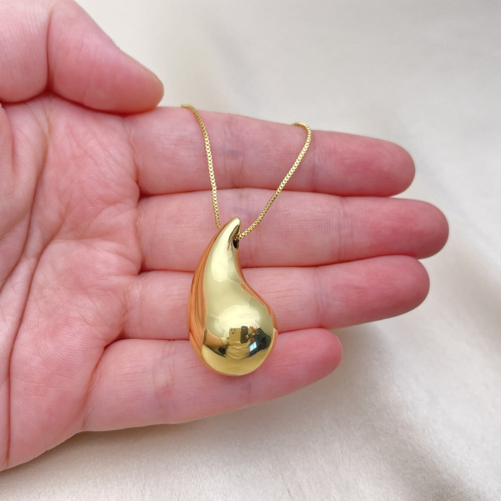 Oro Laminado Pendant Necklace, Gold Filled Style Teardrop Design, Polished, Golden Finish