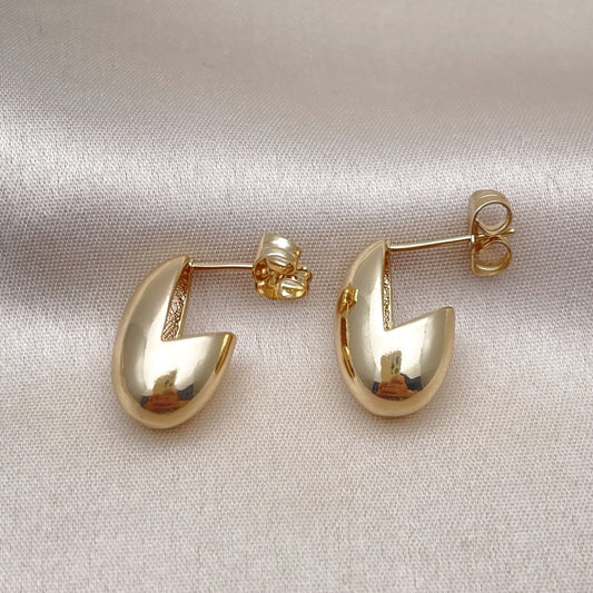 Oro Laminado Stud Earring, Gold Filled Style Polished, Golden Finish