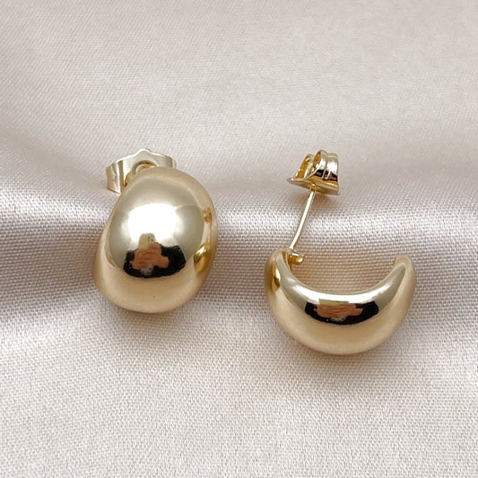 Oro Laminado Stud Earring, Gold Filled Style Polished, Golden Finish