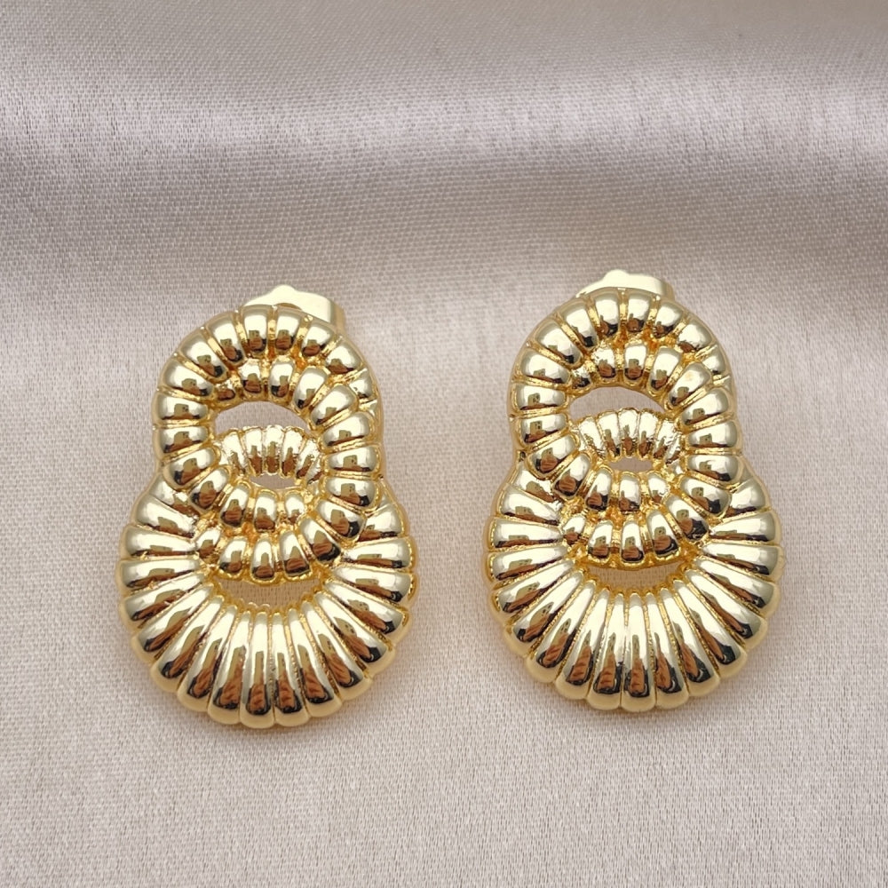 Oro Laminado Stud Earring, Gold Filled Style Infinite and Twist Design, Diamond Cutting Finish, Golden Finish