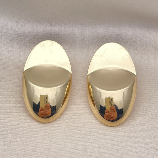 Oro Laminado Stud Earring, Gold Filled Style Polished, Golden Finish