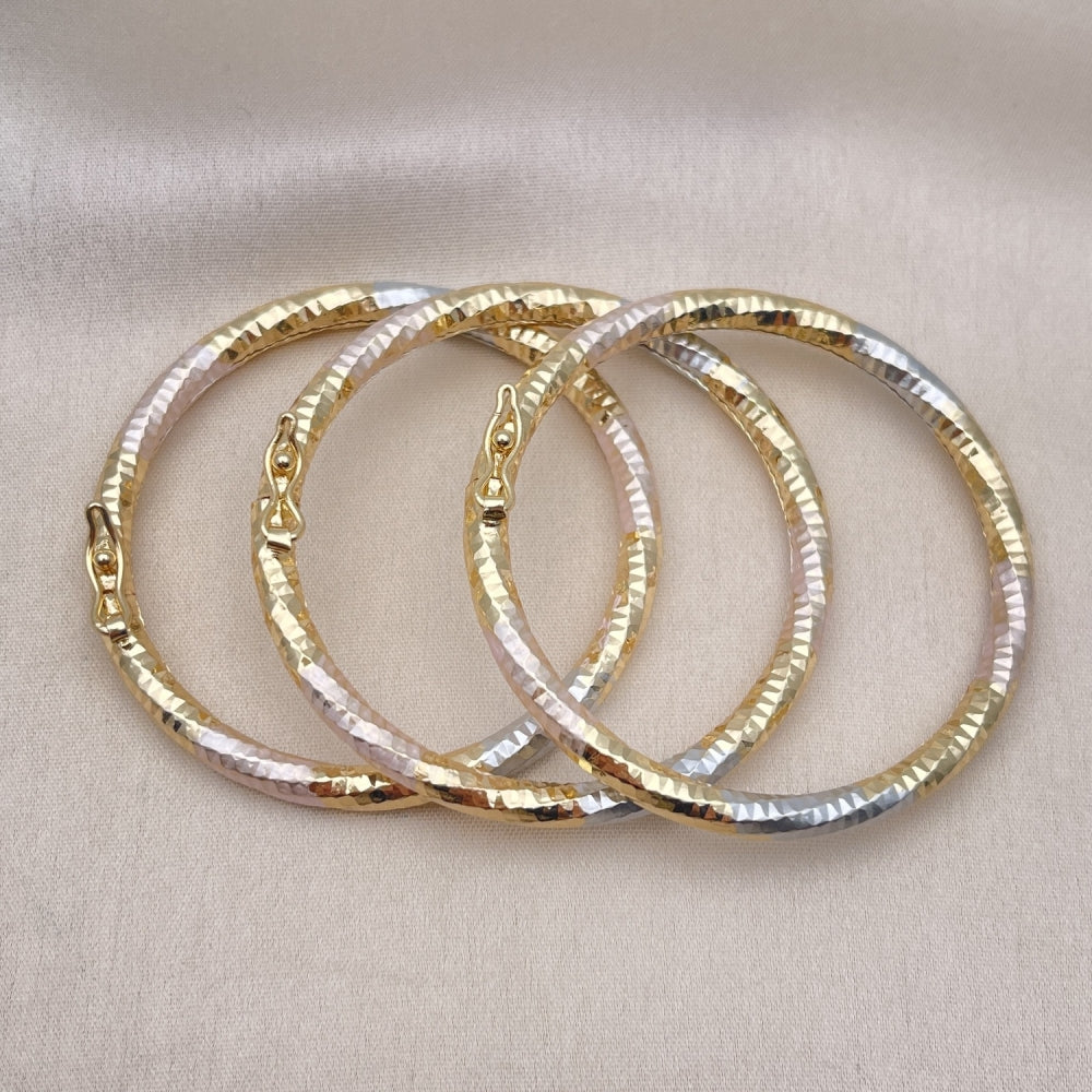 Oro Laminado Trio Bangle, Gold Filled Style Hollow Design, Diamond Cutting Finish, Golden Finish