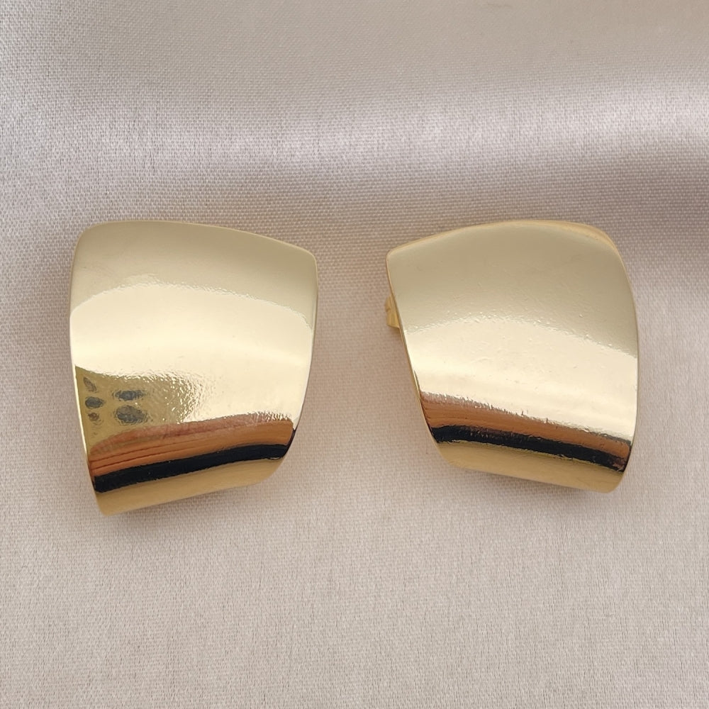 Oro Laminado Stud Earring, Gold Filled Style Polished, Golden Finish