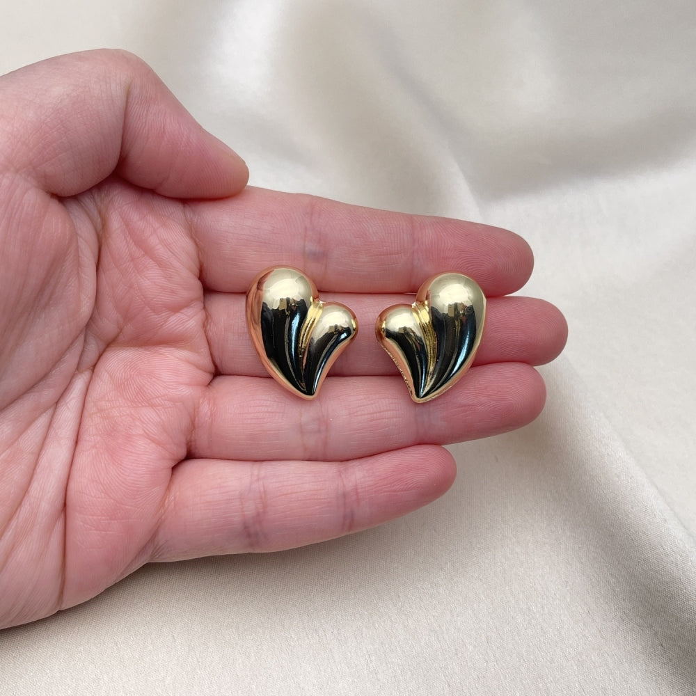 Oro Laminado Stud Earring, Gold Filled Style Heart and Hollow Design, Polished, Golden Finish