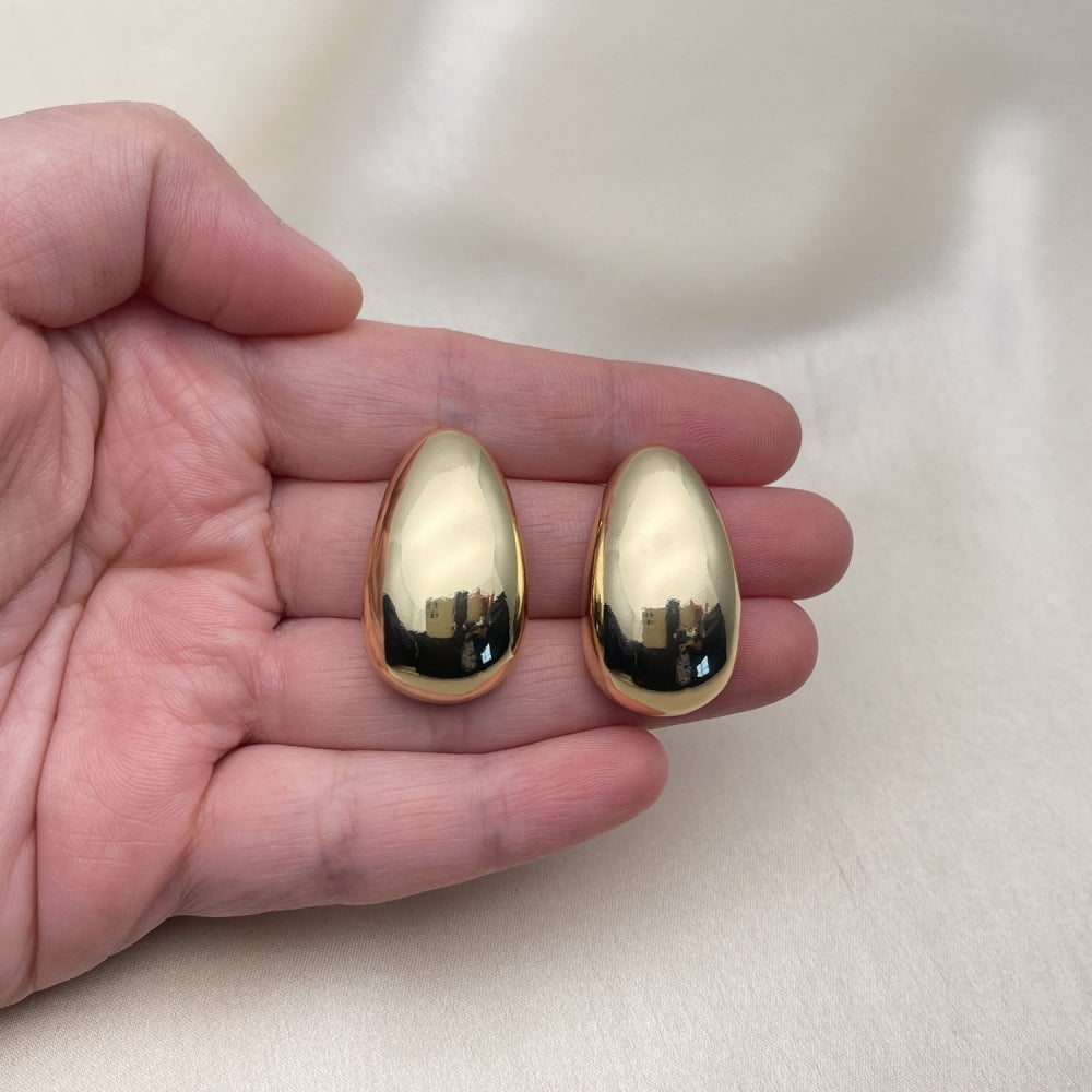 Oro Laminado Stud Earring, Gold Filled Style Teardrop Design, Polished, Golden Finish