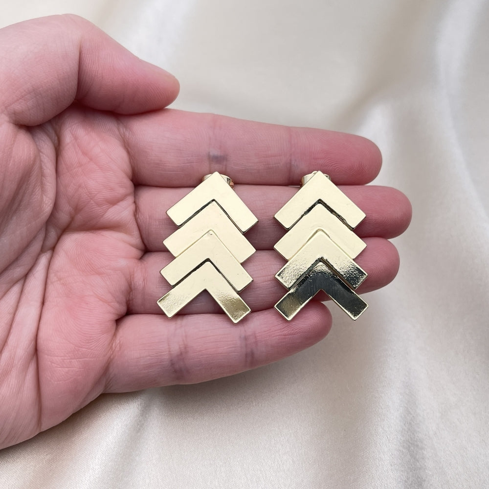 Oro Laminado Stud Earring, Gold Filled Style Polished, Golden Finish