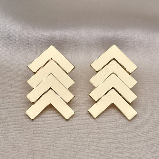 Oro Laminado Stud Earring, Gold Filled Style Polished, Golden Finish