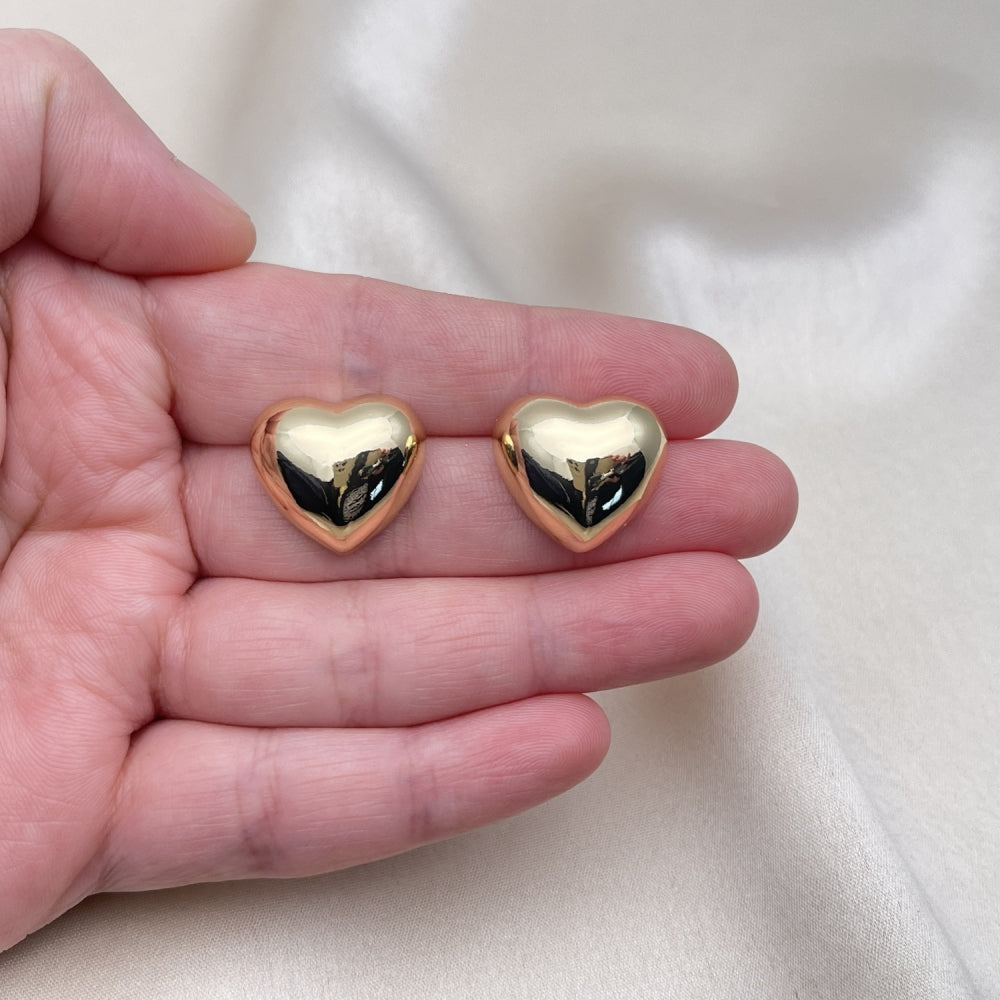 Oro Laminado Stud Earring, Gold Filled Style Heart Design, Polished, Golden Finish
