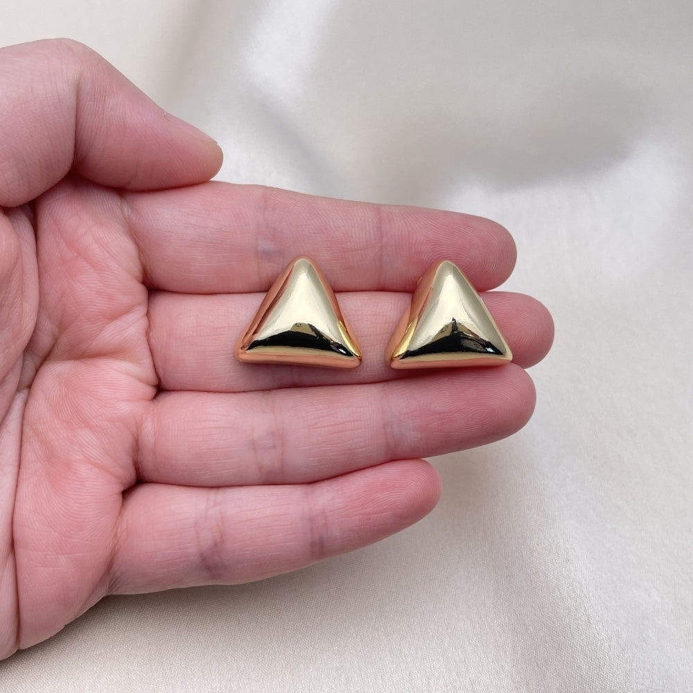 Oro Laminado Stud Earring, Gold Filled Style Polished, Golden Finish