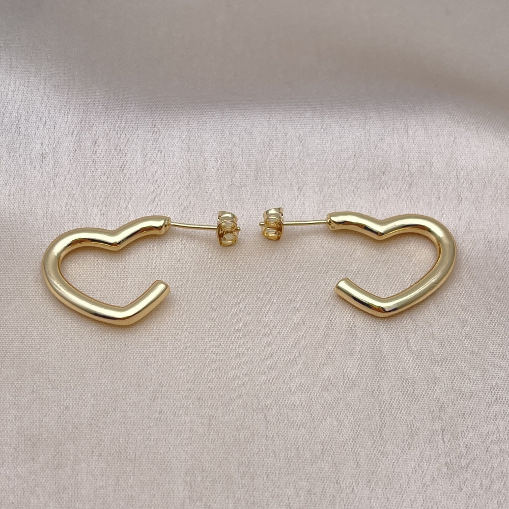 Oro Laminado Stud Earring, Gold Filled Style Heart Design, Polished, Golden Finish
