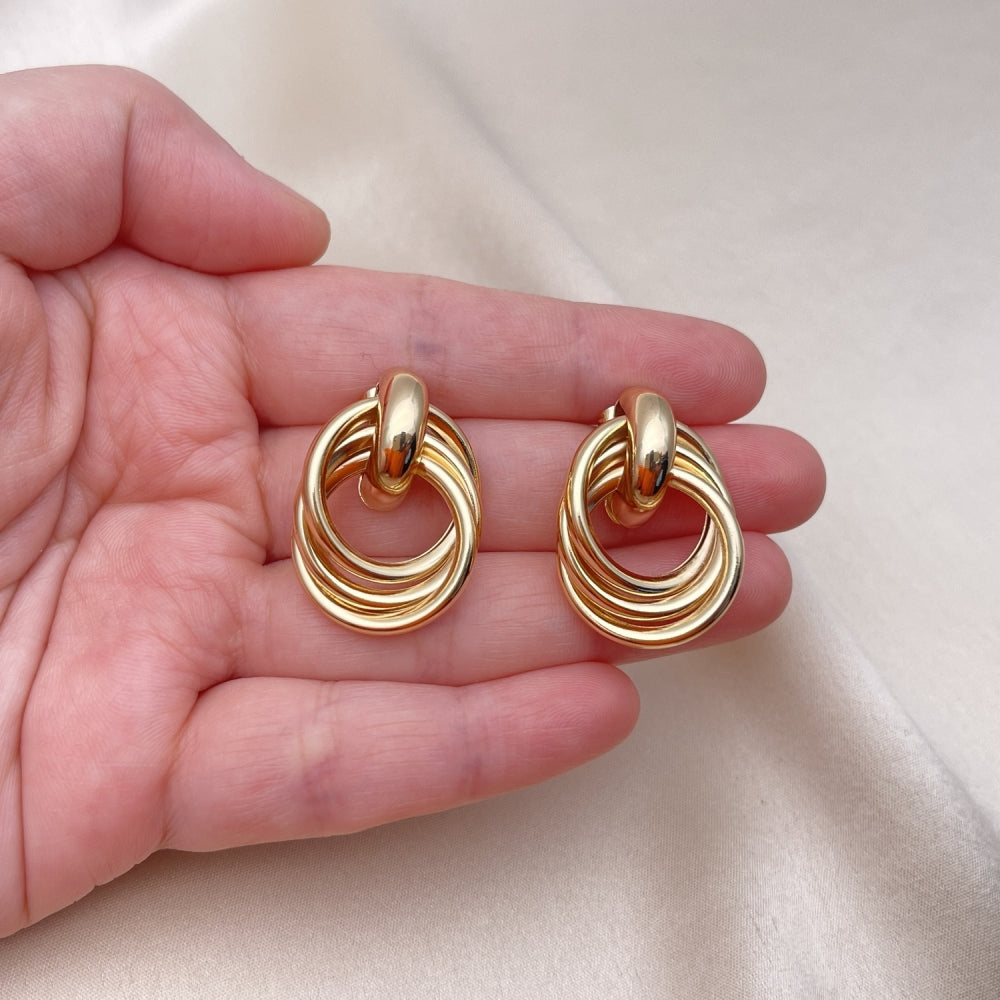Oro Laminado Stud Earring, Gold Filled Style Hollow Design, Polished, Golden Finish