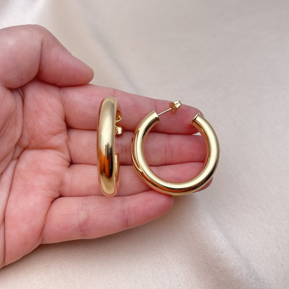 Oro Laminado Medium Hoop, Gold Filled Style Polished, Golden Finish