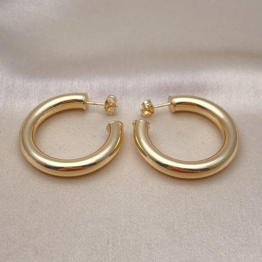 Oro Laminado Medium Hoop, Gold Filled Style Polished, Golden Finish