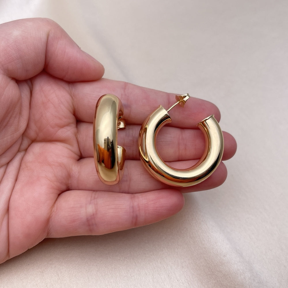 Oro Laminado Medium Hoop, Gold Filled Style Hollow Design, Polished, Golden Finish