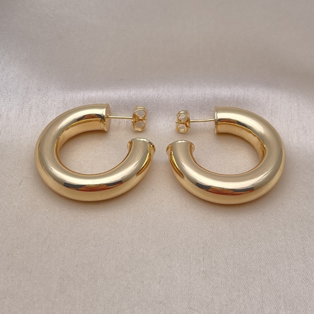 Oro Laminado Medium Hoop, Gold Filled Style Hollow Design, Polished, Golden Finish