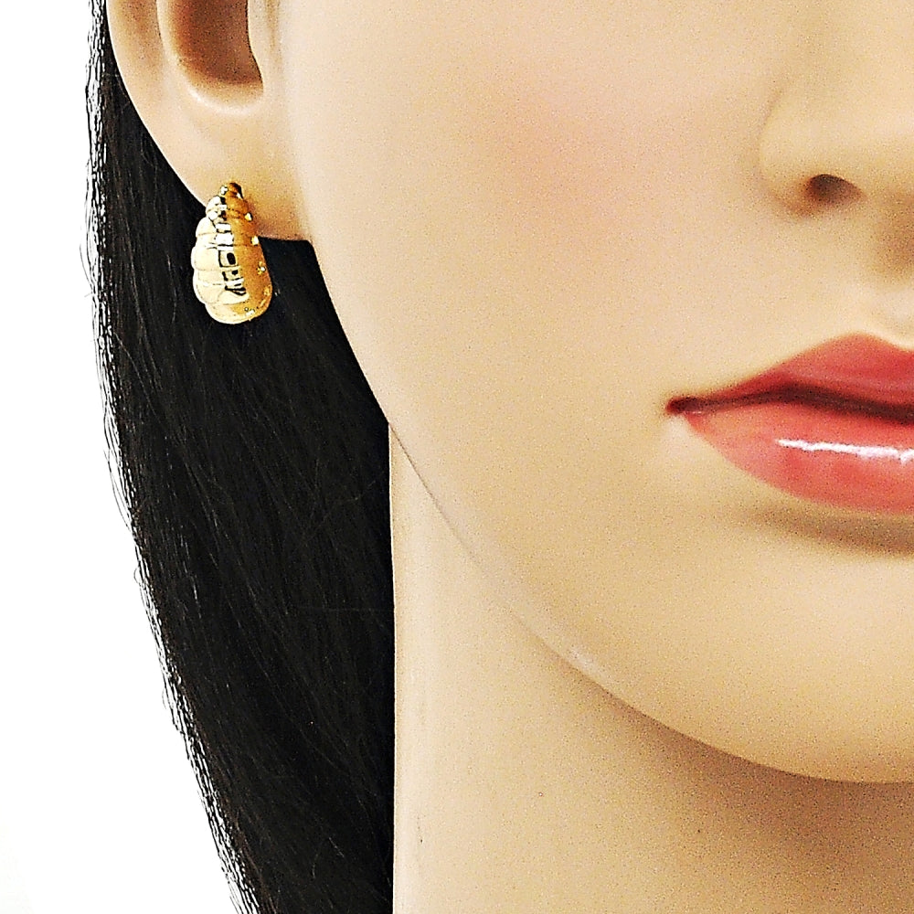 Oro Laminado Stud Earring, Gold Filled Style Teardrop Design, Diamond Cutting Finish, Golden Finish