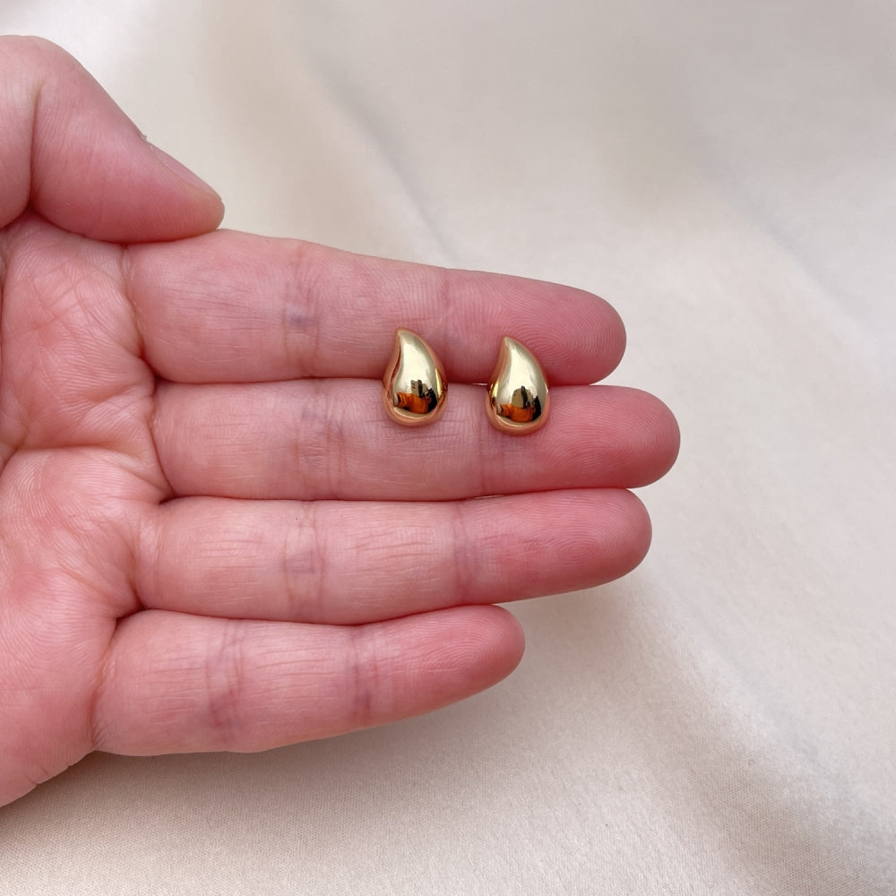 Oro Laminado Stud Earring, Gold Filled Style Teardrop Design, Polished, Golden Finish