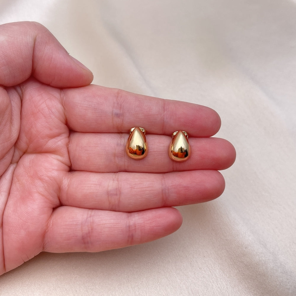 Oro Laminado Stud Earring, Gold Filled Style Teardrop Design, Polished, Golden Finish