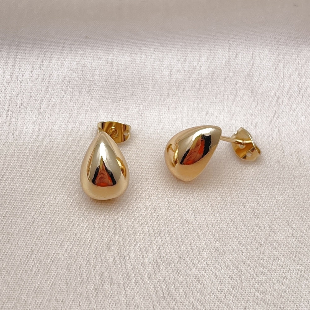 Oro Laminado Stud Earring, Gold Filled Style Teardrop Design, Polished, Golden Finish