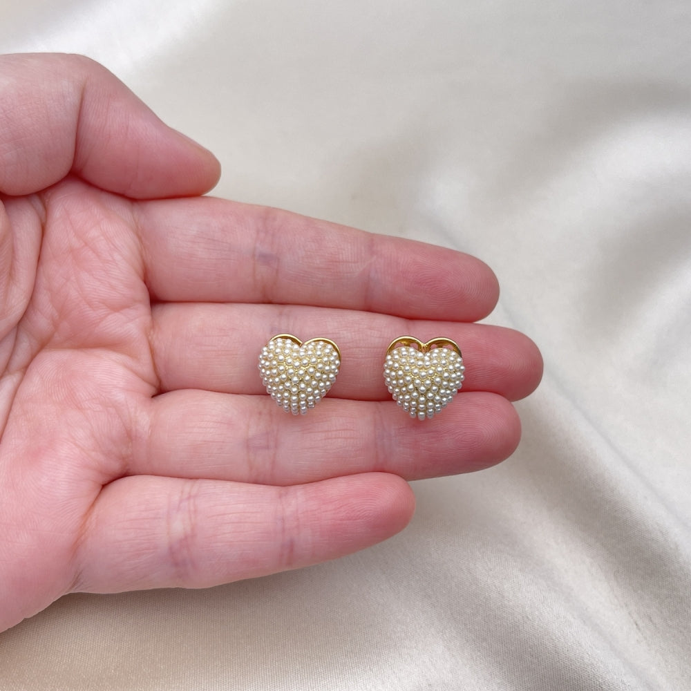 Oro Laminado Huggie Hoop, Gold Filled Style Heart Design, with Ivory Pearl, Polished, Golden Finish