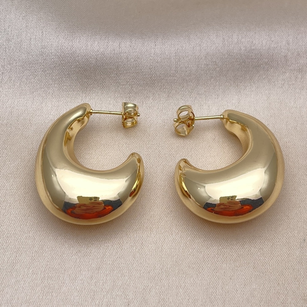 Oro Laminado Stud Earring, Gold Filled Style Hollow Design, Polished, Golden Finish