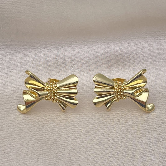 Oro Laminado Stud Earring, Gold Filled Style Bow Design, Polished, Golden Finish