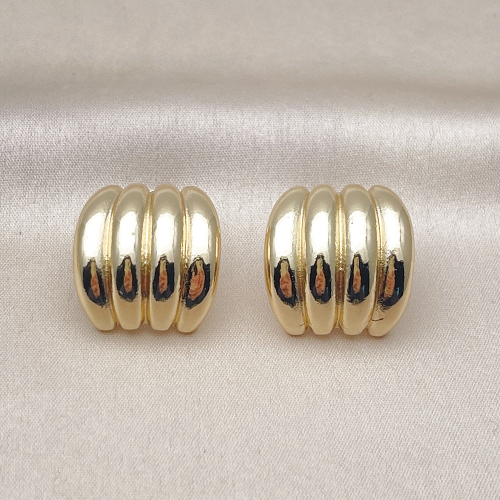 Oro Laminado Stud Earring, Gold Filled Style Polished, Golden Finish