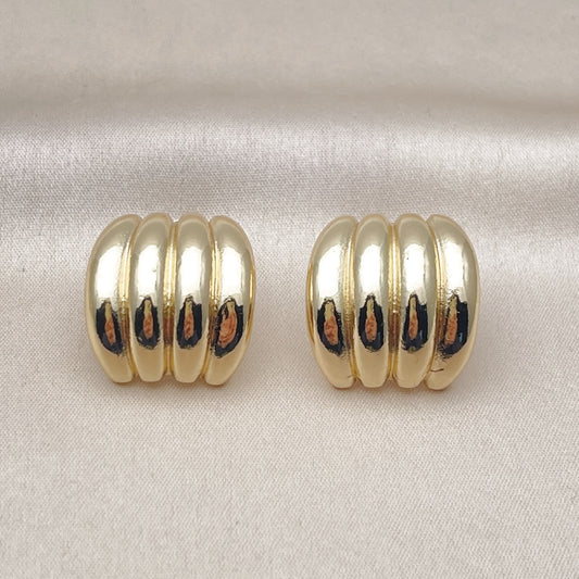 Oro Laminado Stud Earring, Gold Filled Style Polished, Golden Finish