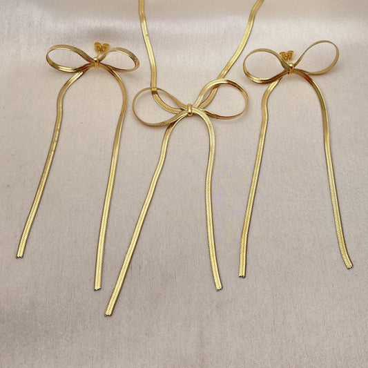 Stainless Steel Necklace and Earring, Bow and Rat Tail Design, Diamond Cutting Finish, Golden Finish