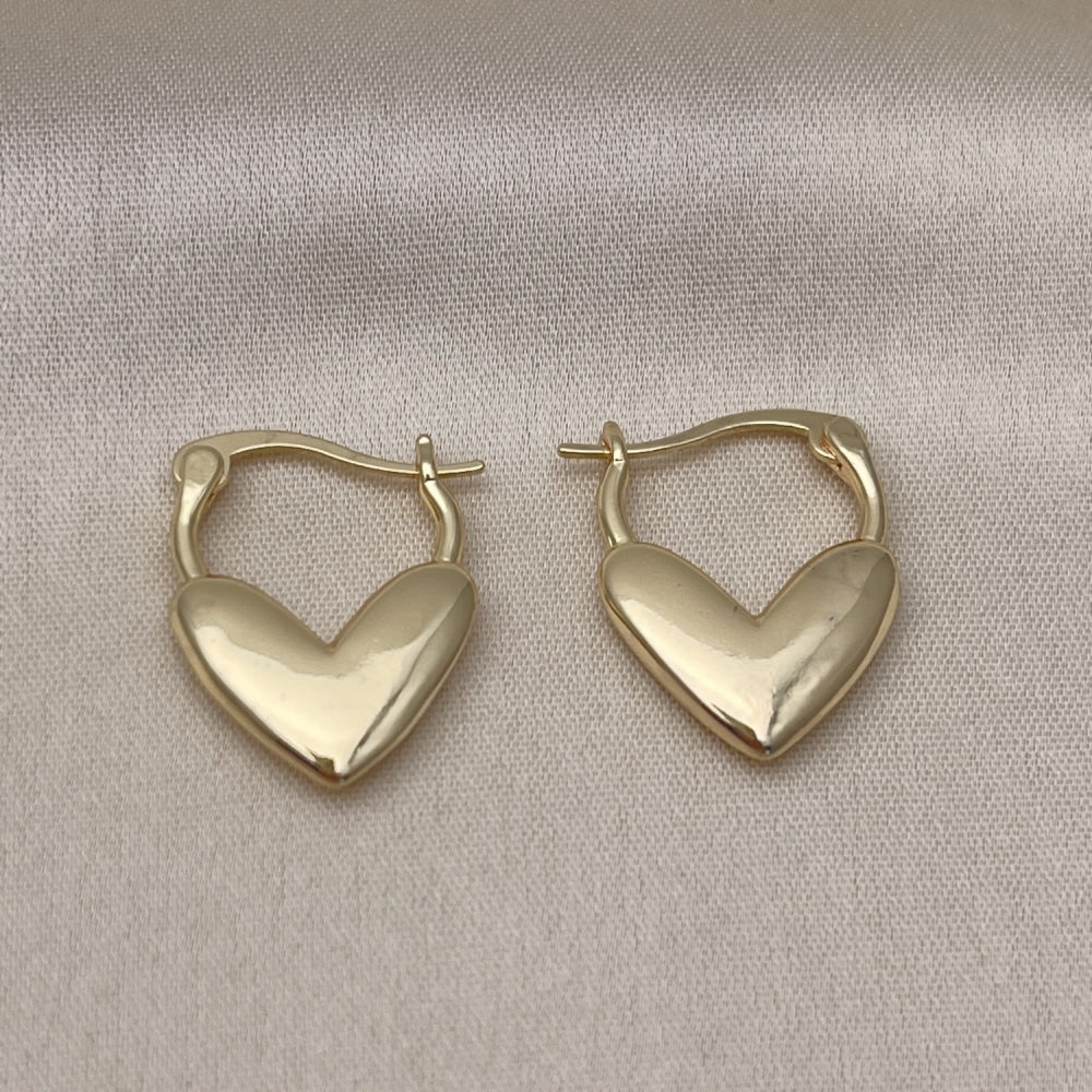 Oro Laminado Medium Hoop, Gold Filled Style Heart Design, Polished, Golden Finish