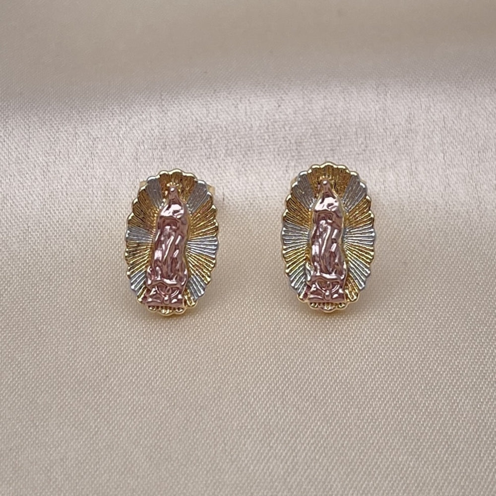 Oro Laminado Stud Earring, Gold Filled Style Guadalupe Design, Diamond Cutting Finish, Tricolor