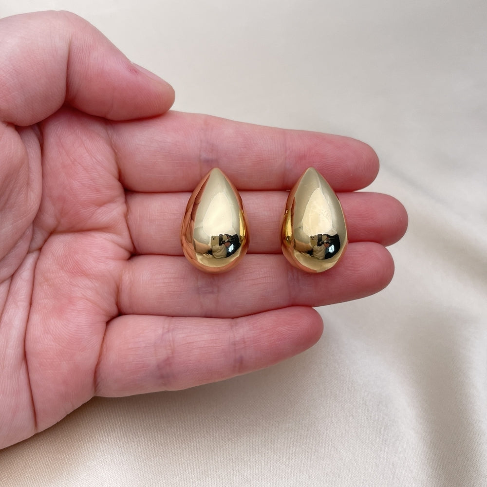 Oro Laminado Stud Earring, Gold Filled Style Teardrop and Hollow Design, Polished, Golden Finish