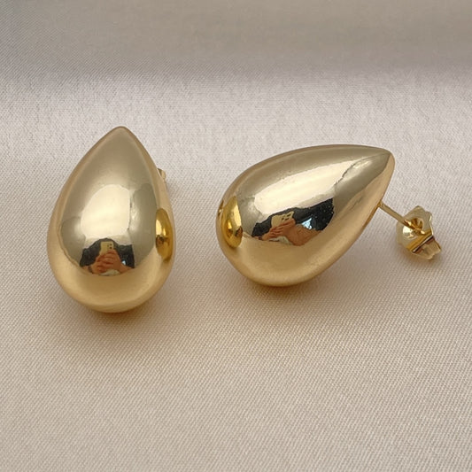 Oro Laminado Stud Earring, Gold Filled Style Teardrop and Hollow Design, Polished, Golden Finish