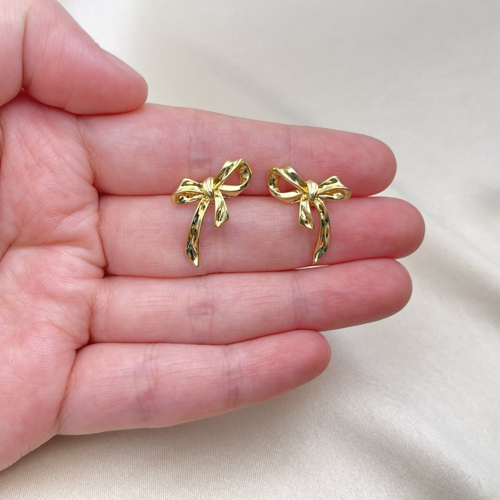 Oro Laminado Stud Earring, Gold Filled Style Bow Design, Polished, Golden Finish