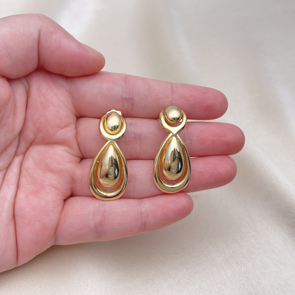 Oro Laminado Stud Earring, Gold Filled Style Teardrop Design, Polished, Golden Finish