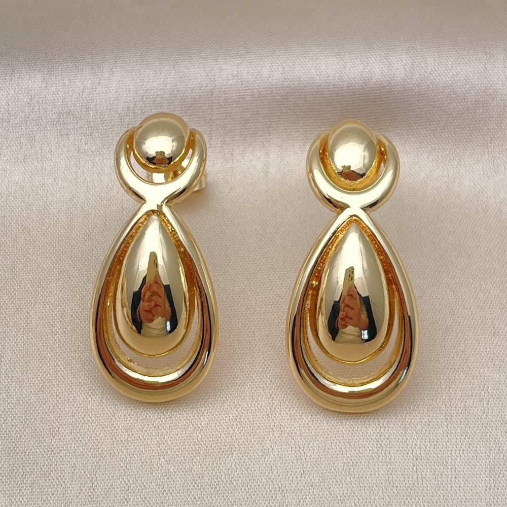 Oro Laminado Stud Earring, Gold Filled Style Teardrop Design, Polished, Golden Finish