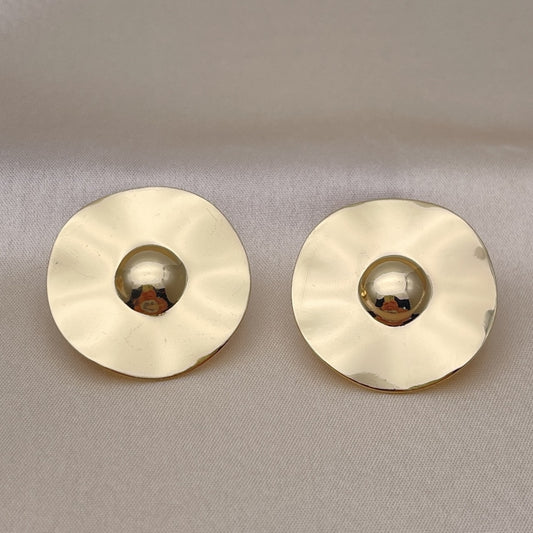 Oro Laminado Stud Earring, Gold Filled Style Polished, Golden Finish