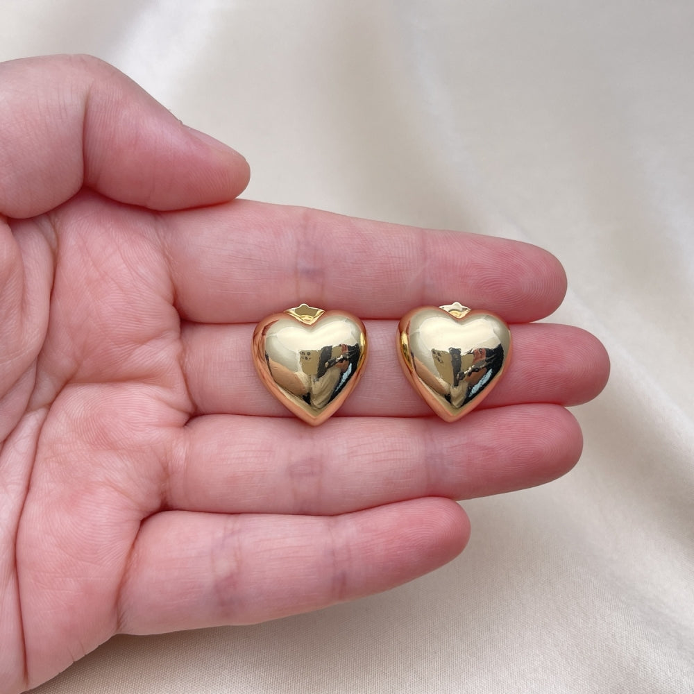 Oro Laminado Stud Earring, Gold Filled Style Heart Design, Polished, Golden Finish