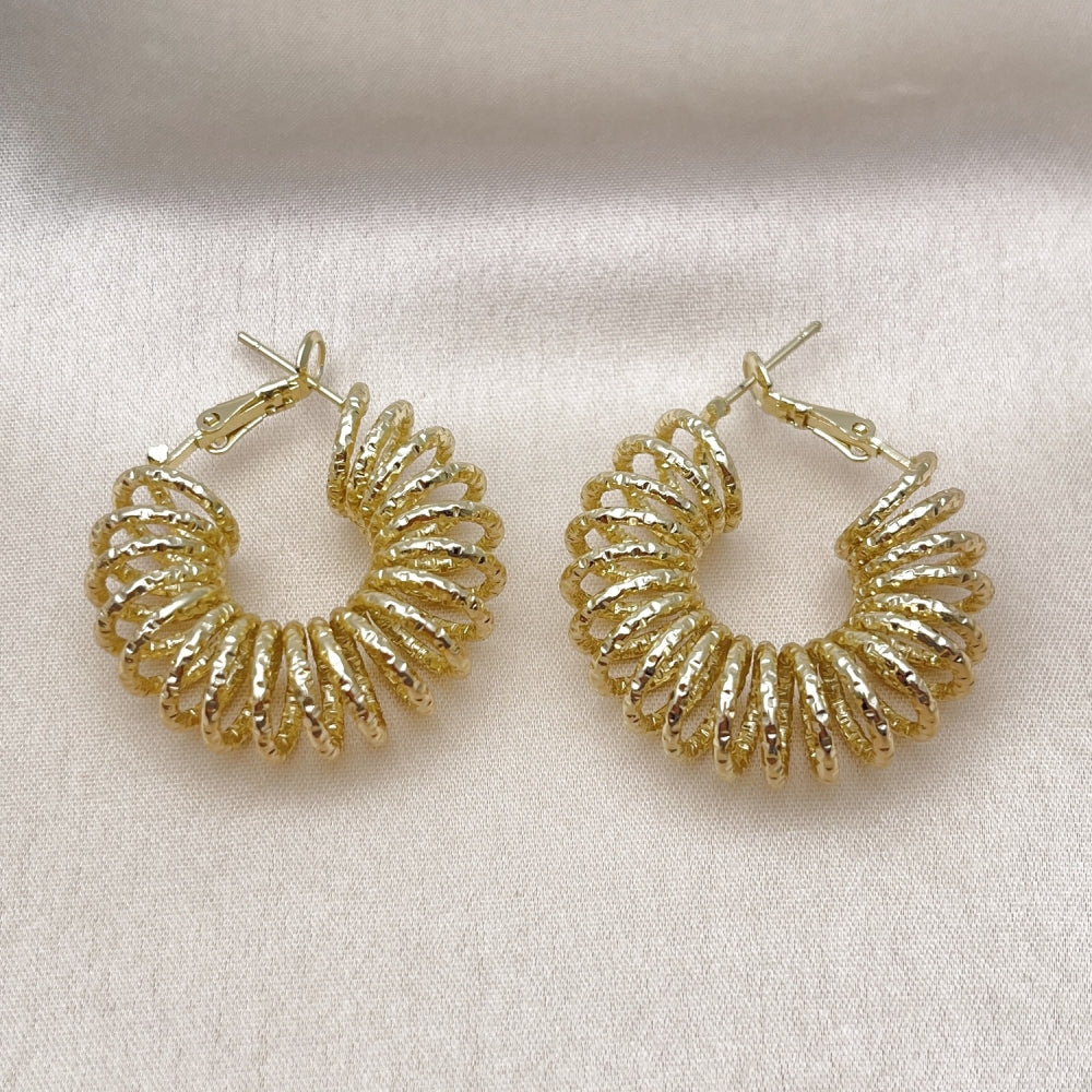 Oro Laminado Medium Hoop, Gold Filled Style Spiral and Twist Design, Diamond Cutting Finish, Golden Finish