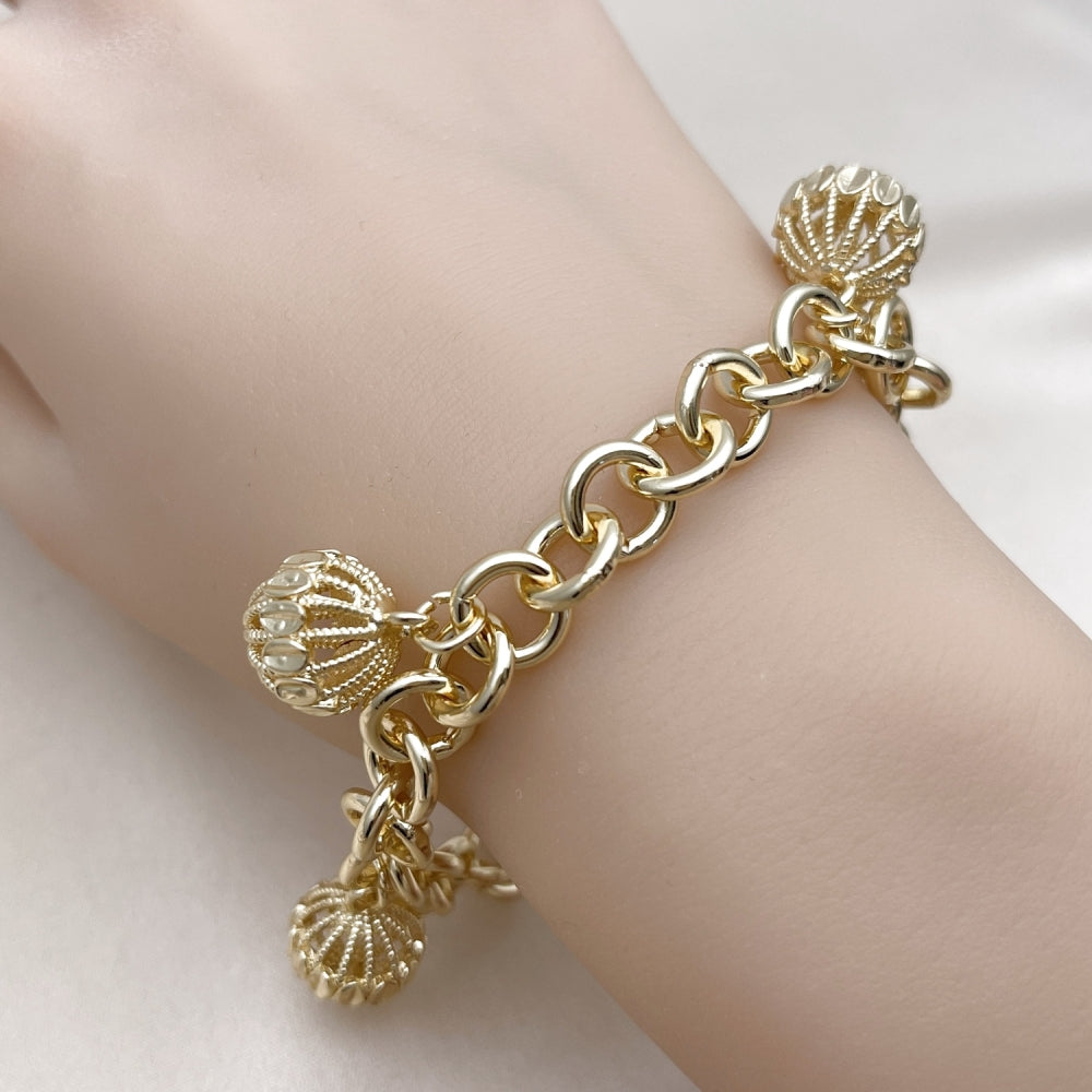Oro Laminado Charm Bracelet, Gold Filled Style Rolo Design, Diamond Cutting Finish, Golden Finish